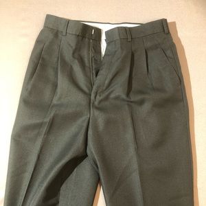 NWOT. ALEXANDER PANTS GREY 29